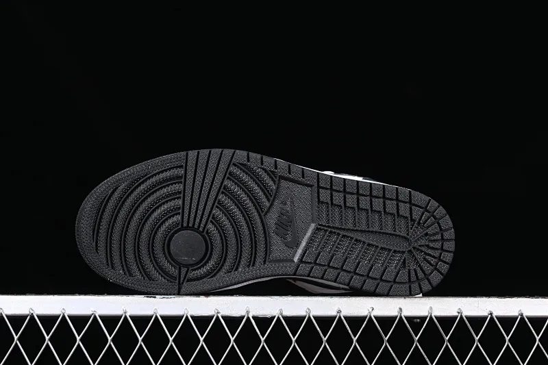 All categories Air Jordan Jordan series basketball shoes Air Jordan 1 Low Z version Air Jordan 1 Low AJ1 Joe 1 white and black color matching low-top cultural casual sneakers 553560-132